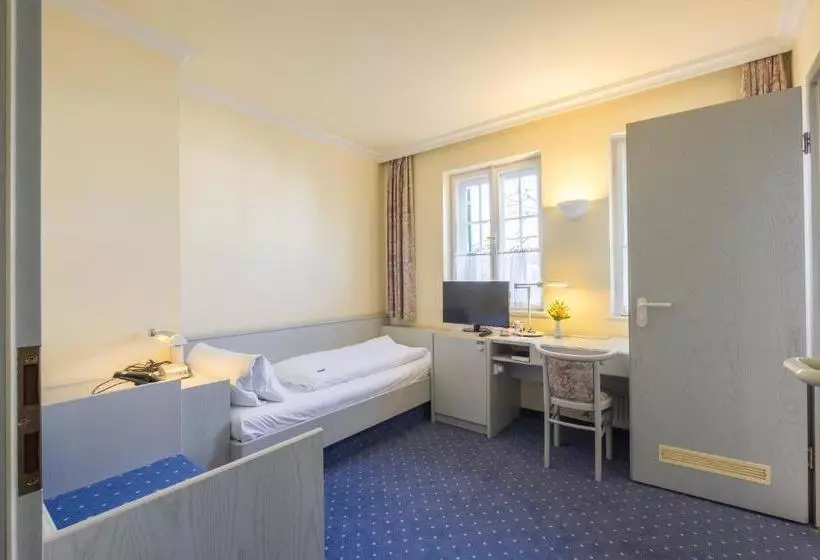 Отель Gautinger Hof