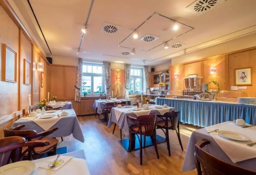 Отель Gautinger Hof