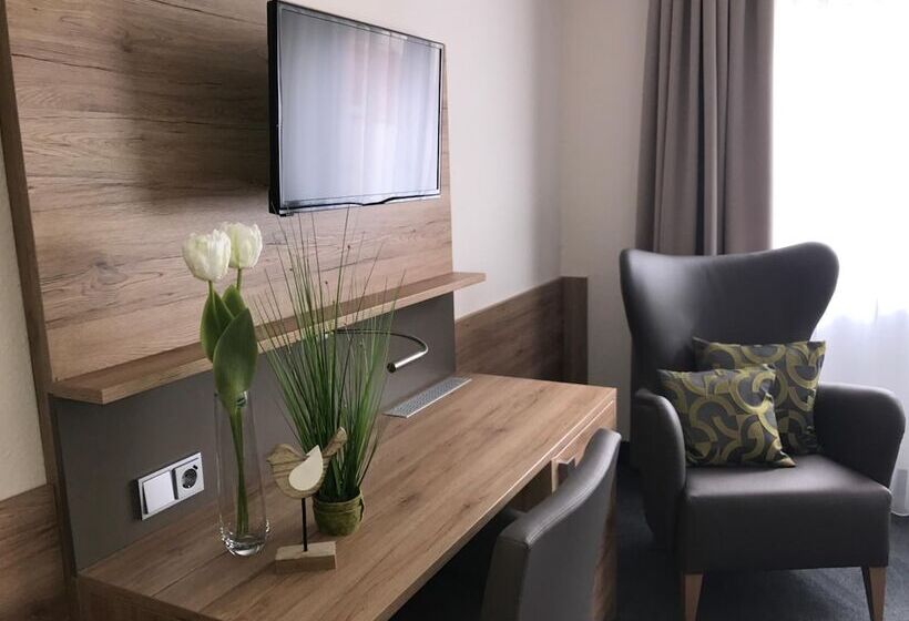 Отель Kronprinz