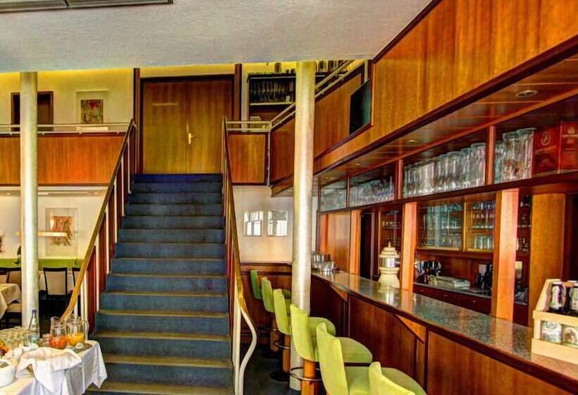 Отель Kronprinz