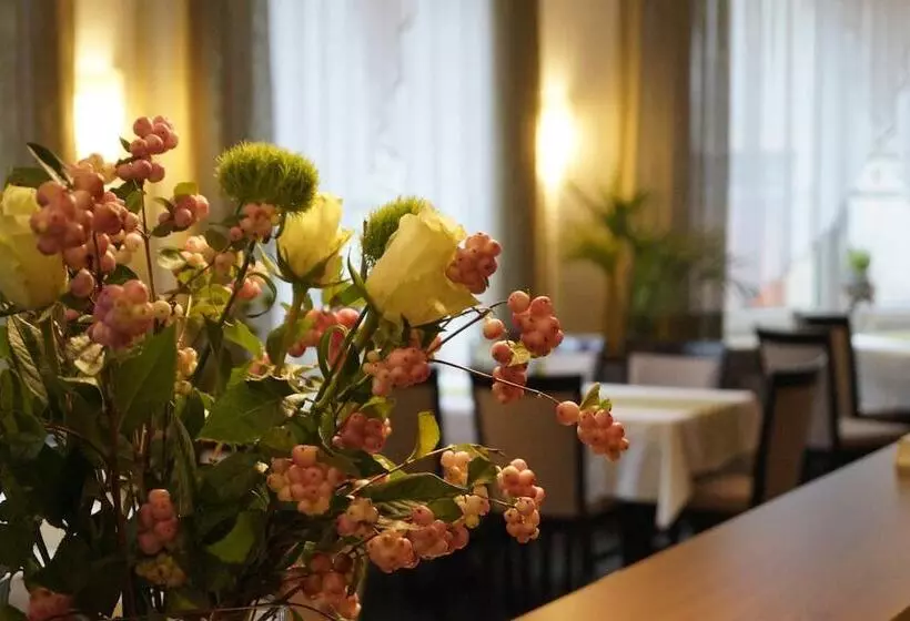 Отель Kronprinz