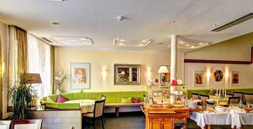 Отель Kronprinz