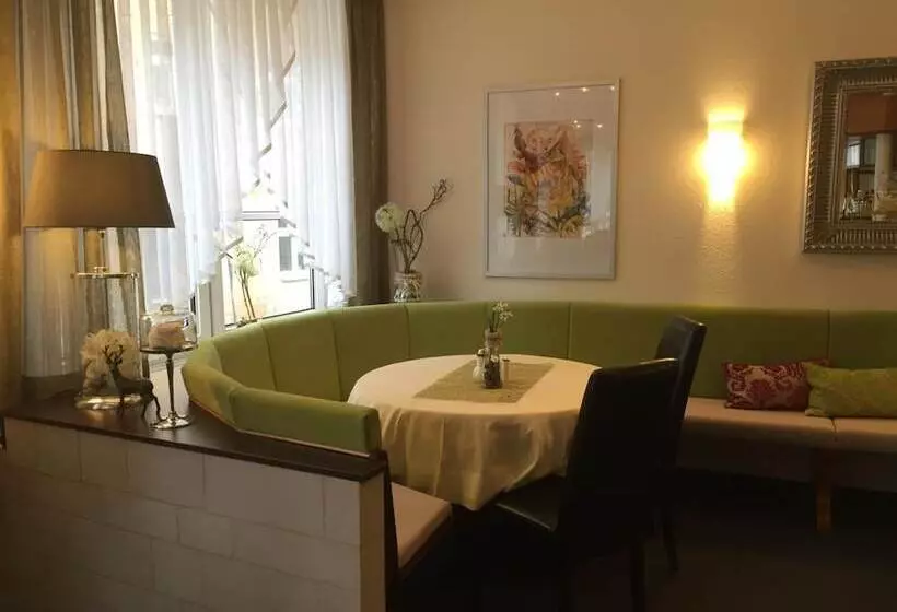 Отель Kronprinz