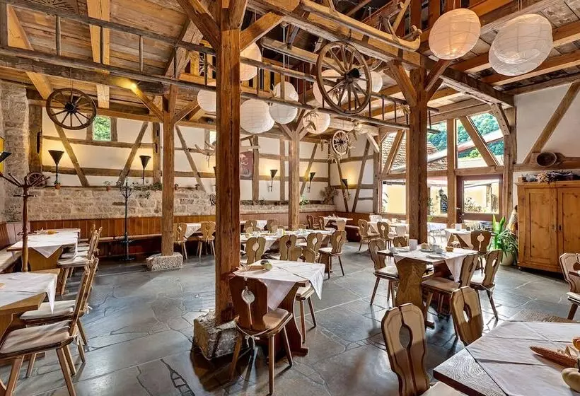 בית מלון כפרי Landhaus Zum Falken