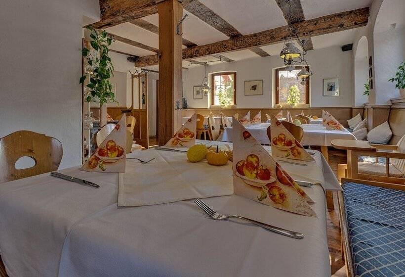 Отель Landhaus Zum Falken