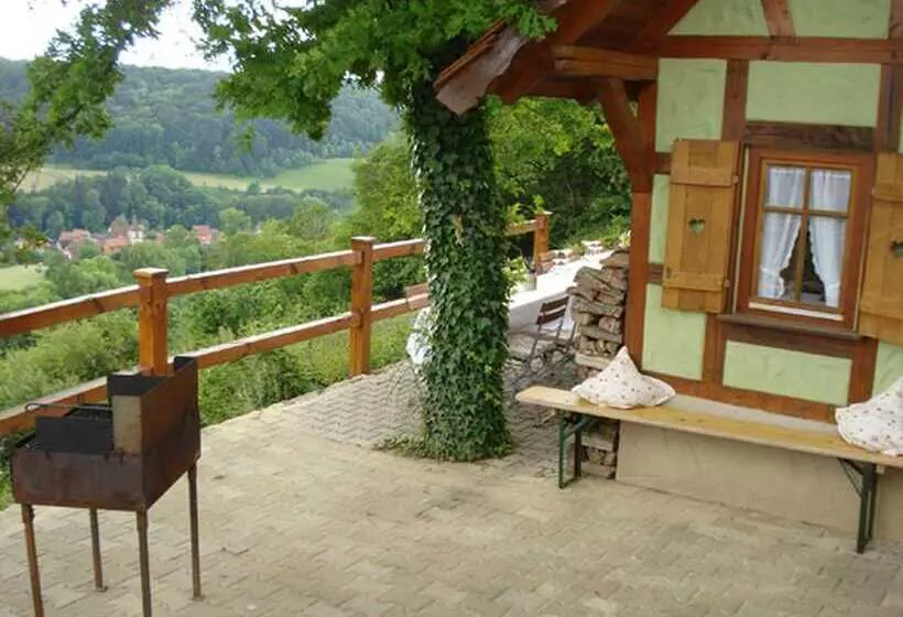 בית מלון כפרי Landhaus Zum Falken