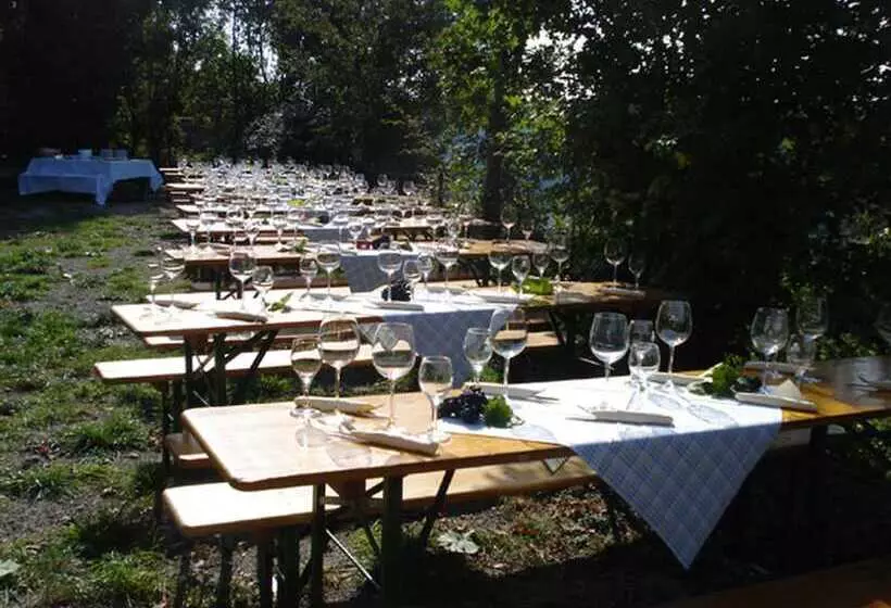 בית מלון כפרי Landhaus Zum Falken