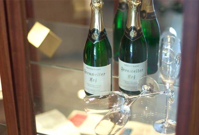 ホテル & Restaurant Dornweiler Hof