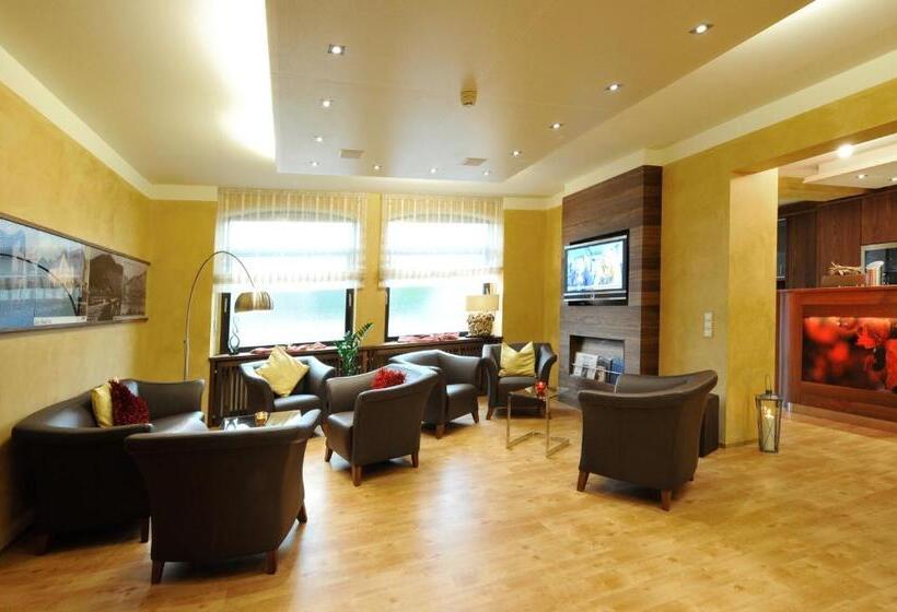 Отель Straubs Schone Aussicht