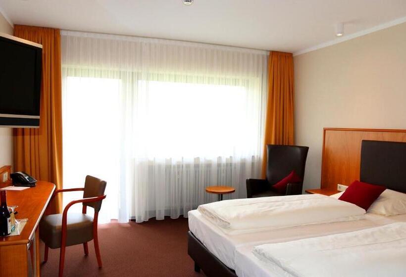 Отель Straubs Schone Aussicht