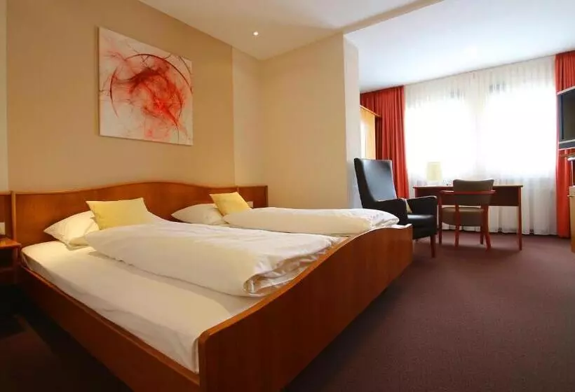 Отель Straubs Schone Aussicht