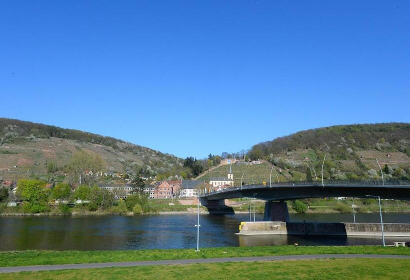 Отель Straubs Schone Aussicht