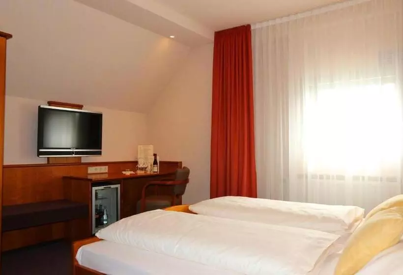 Отель Straubs Schone Aussicht