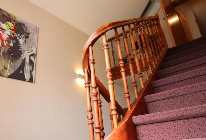 Отель Straubs Schone Aussicht