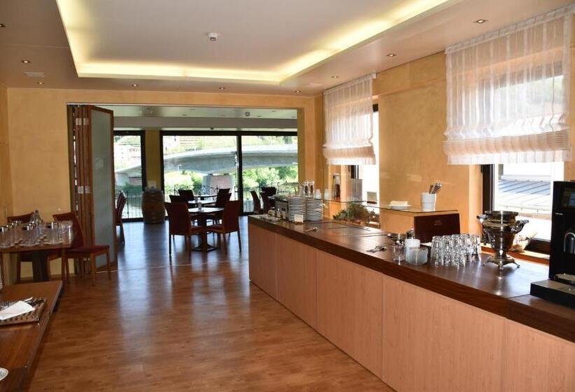 Отель Straubs Schone Aussicht