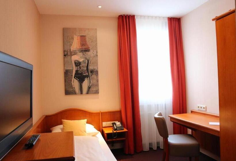 Отель Straubs Schone Aussicht