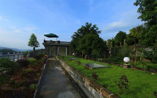 Yangshuo Dongling Resort