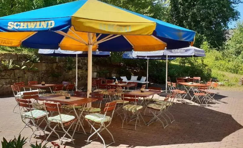 Отель Und Restaurant Grüner Hahn