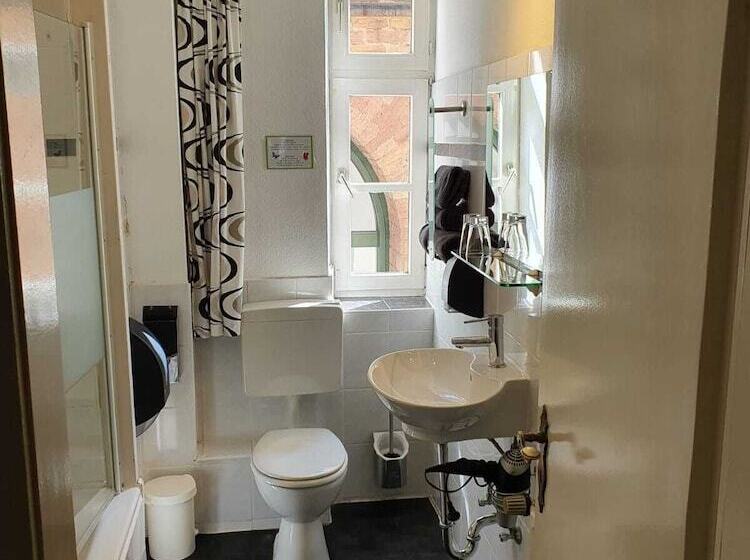 Отель Restaurant Zum Holländer Hof