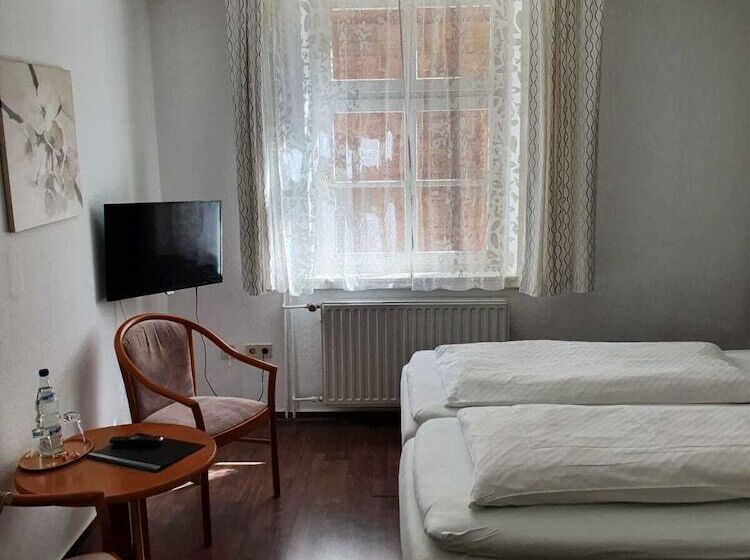 Отель Restaurant Zum Holländer Hof