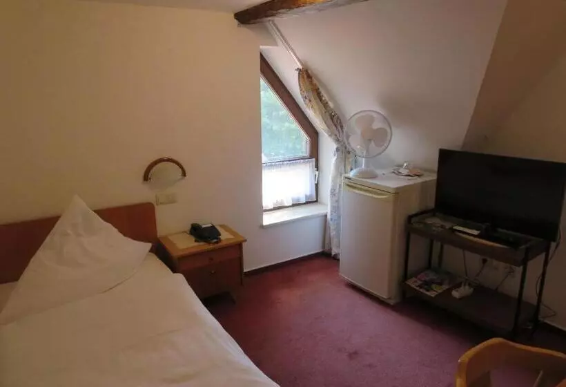 Пансион Der Gasthof In Alfdorf