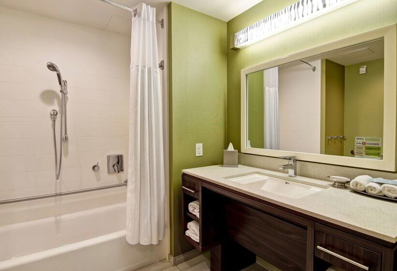 בית מלון כפרי Home2 Suites By Hilton West Edmonton, Alberta, Canada