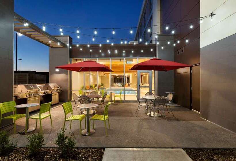 בית מלון כפרי Home2 Suites By Hilton West Edmonton, Alberta, Canada