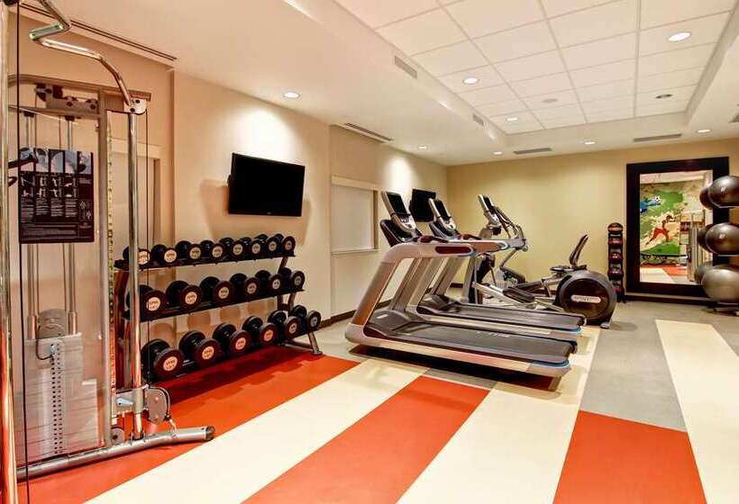 בית מלון כפרי Home2 Suites By Hilton West Edmonton, Alberta, Canada