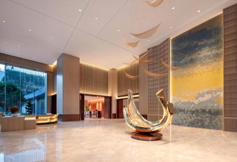 Отель Voco Lianyungang Haizhou Bay By Ihg