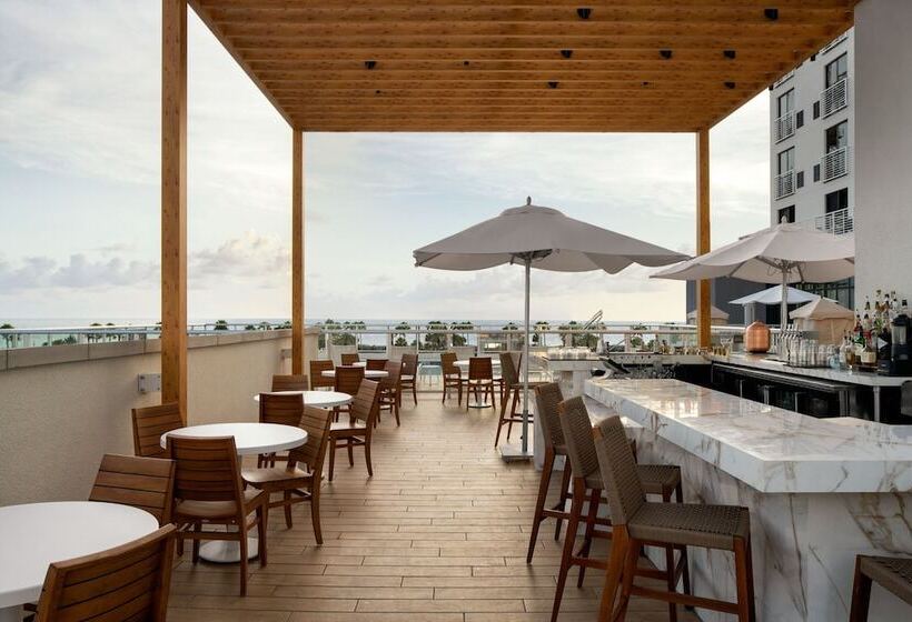 Ac Hotel By Marriott Clearwater Beach