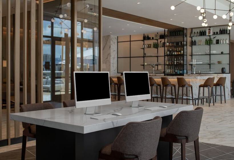 Ac Hotel By Marriott Clearwater Beach