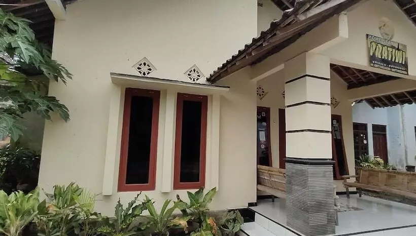 Hostel Homestay Pratiwi