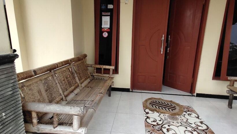 Hostel Homestay Pratiwi