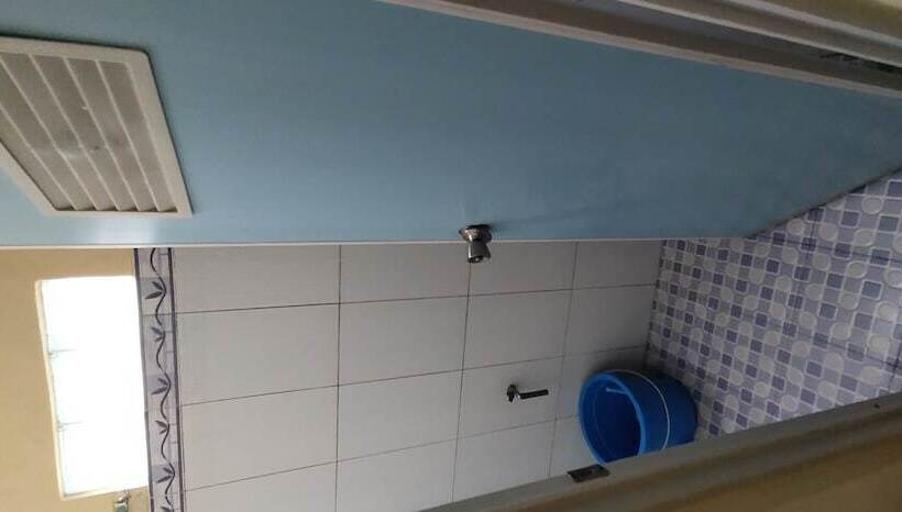 Hostel Homestay Pratiwi