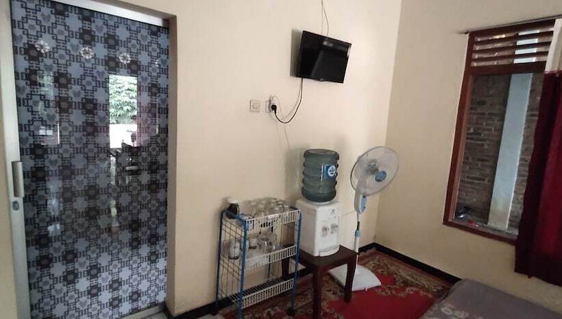 Hostel Homestay Pratiwi