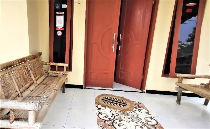 Hostel Homestay Pratiwi