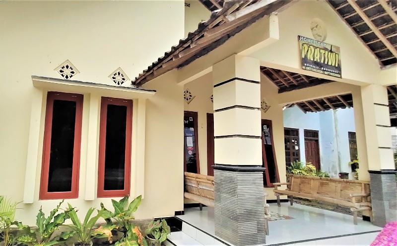 Hostel Homestay Pratiwi
