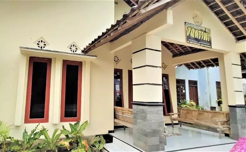 Hostel Homestay Pratiwi