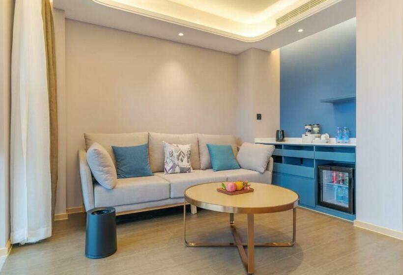 Atour Hotel Chongqing Yongchuan High Speed Xinglong Lake