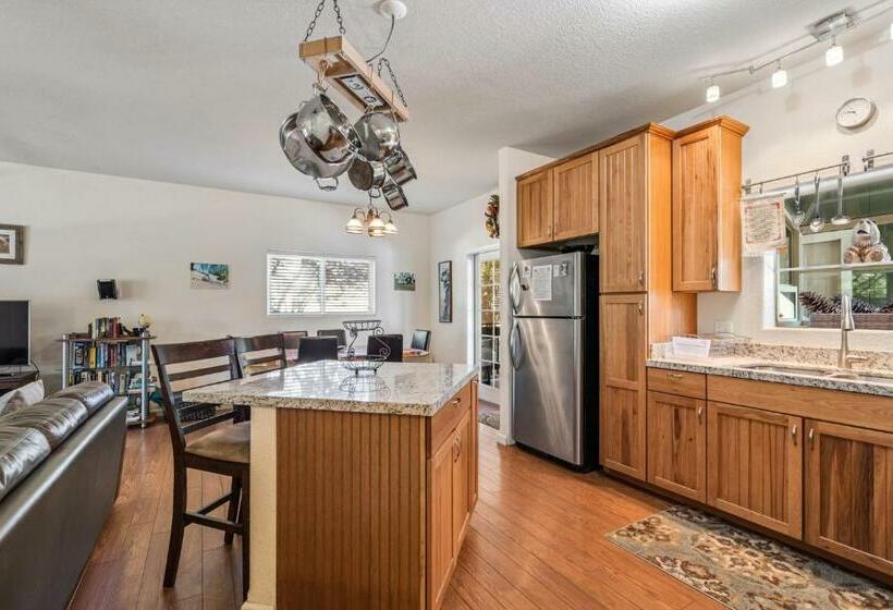 Aubrey S Nest Pet Friendly Cabin