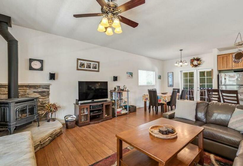 Aubrey S Nest Pet Friendly Cabin