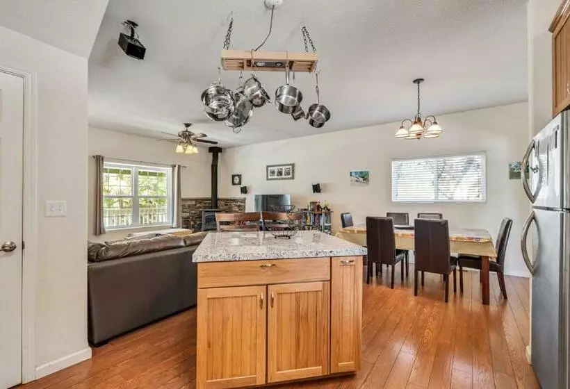 Aubrey S Nest Pet Friendly Cabin
