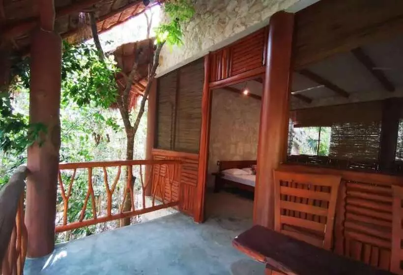 Hotelli Aldea Mayaha Cabanas Con Cenotes