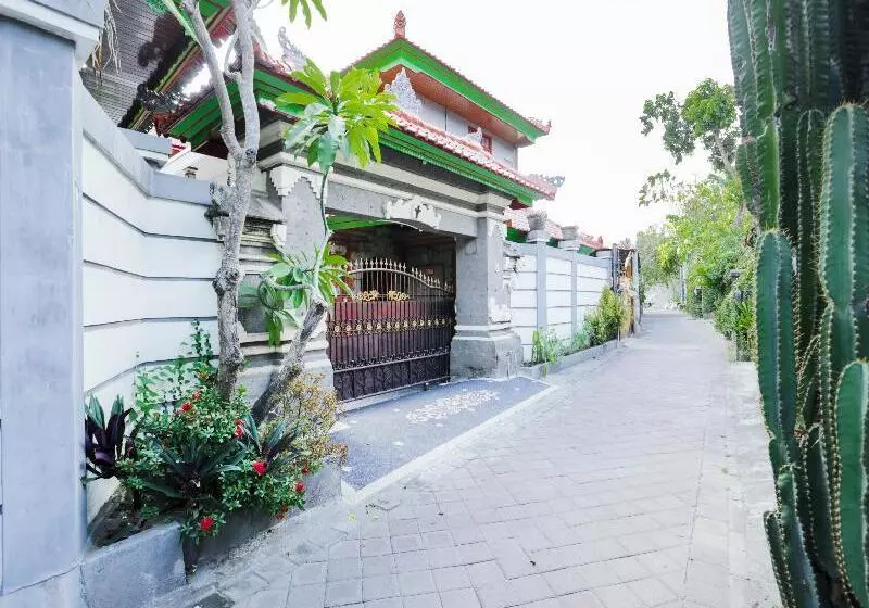 هتل Ceria Guesthouse Seminyak By Oyo Rooms