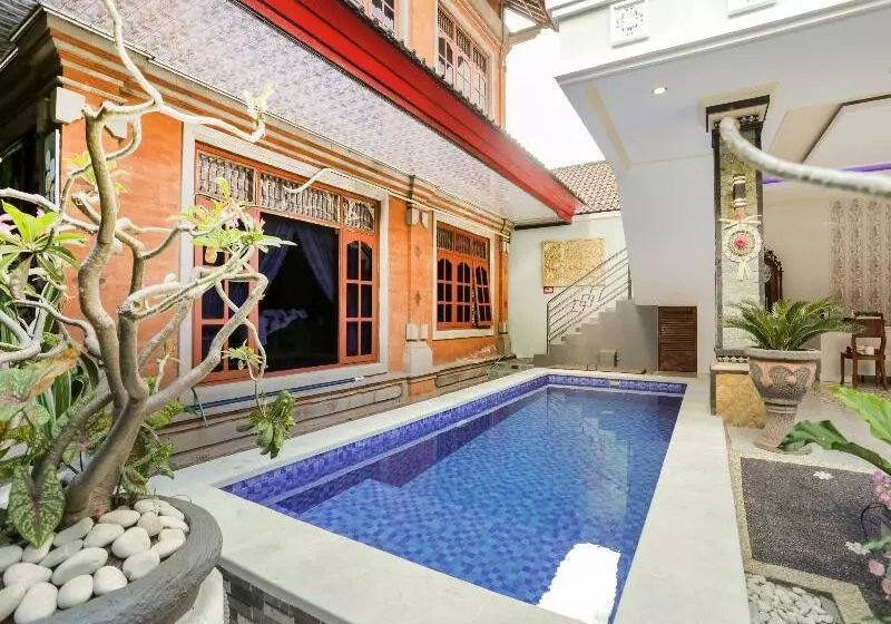 هتل Ceria Guesthouse Seminyak By Oyo Rooms