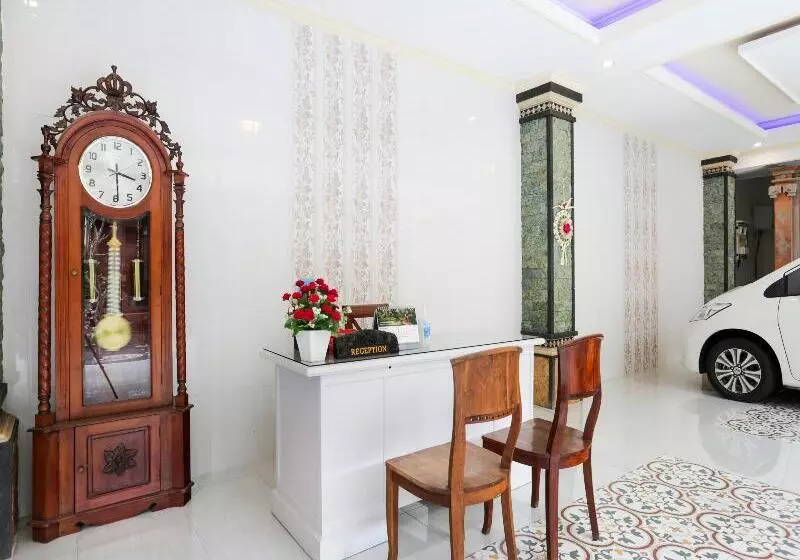 هتل Ceria Guesthouse Seminyak By Oyo Rooms