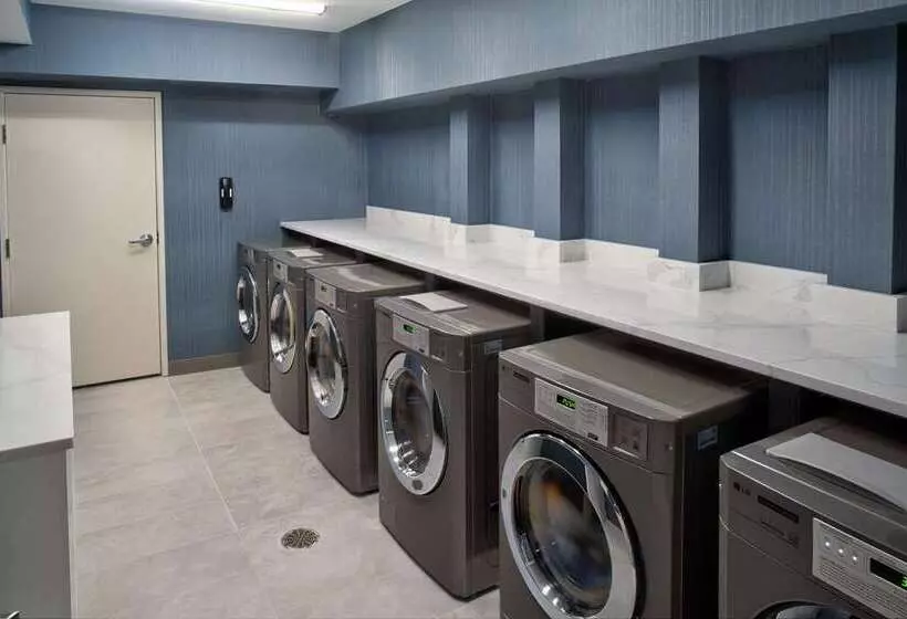 هتل Homewood Suites By Hilton Ann Arbor