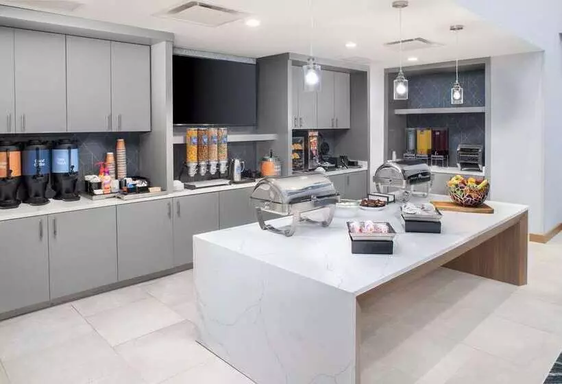 هتل Homewood Suites By Hilton Ann Arbor