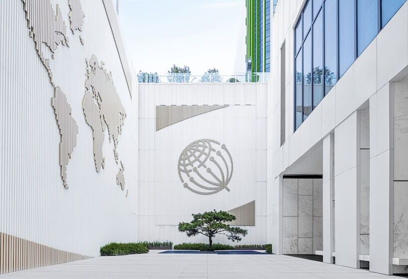 فندق Hualuxe Qingdao Licang