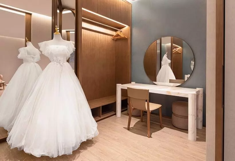 ホテル Hualuxe Qingdao Licang